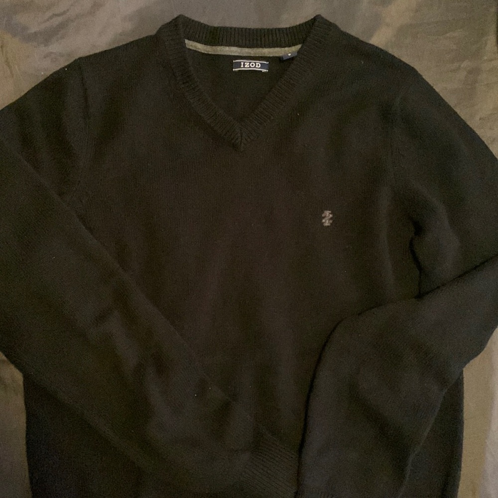 IZOD V NECK LONG SLEEVE BLACK